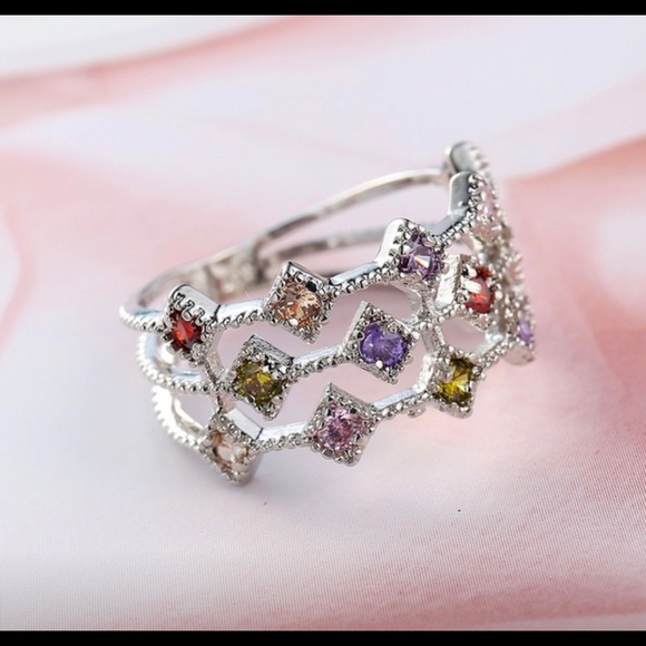 Ring - Picture 1 of 2